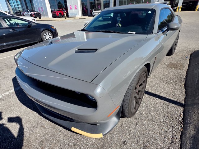 Used 2018 Dodge Challenger R/T Scat Pack w/ Dynamics Package RWD image 2