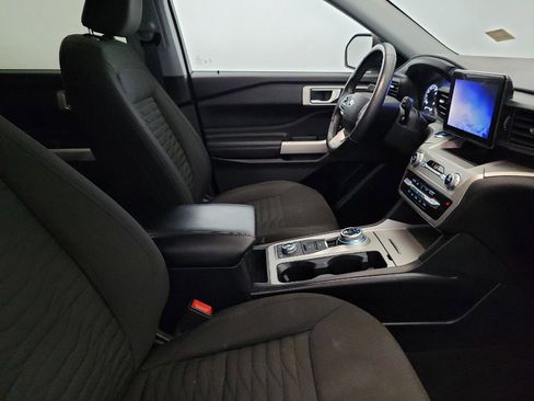 Used 2021 Ford Explorer XLT AWD/4WD image 21