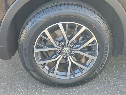 Used 2020 Volkswagen Tiguan SEL image 6