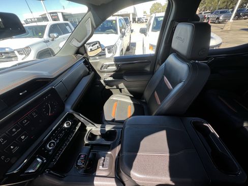 Used 2025 GMC Sierra 1500 AT4 image 23