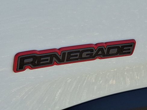 Used 2023 Jeep Renegade Trailhawk image 31