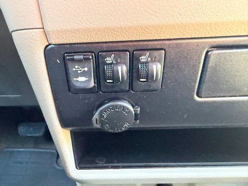 Used 2016 Toyota Sienna XLE w/ XLE Navigation Package image 21