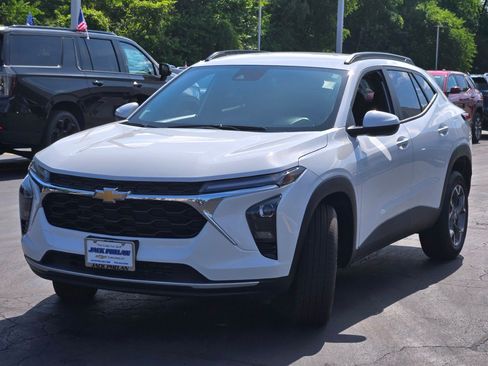 Certified 2026 Chevrolet Trax LT FWD image 5