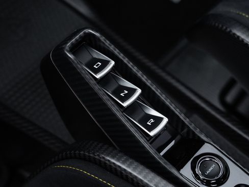 Used 2019 McLaren Senna image 6