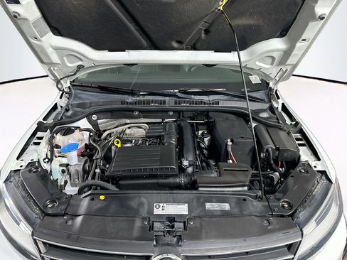 Used 2016 Volkswagen Jetta SE FWD image 31