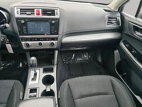 Used 2017 Subaru Outback 2.5i Premium AWD/4WD image 4