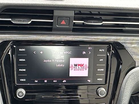 Used 2020 Volkswagen Passat 2.0T R-Line image 14