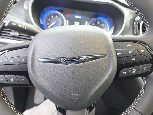 New 2026 Chrysler Pacifica Select w/ S Appearance Package FWD image 10