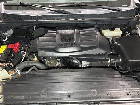Used 2021 Nissan Titan PRO-4X w/ Pro-4x Convenience Package image 6