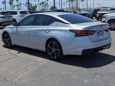 Used 2024 Nissan Altima 2.5 SR w/ SR Premium Package FWD image 4