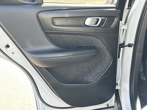 Certified 2025 Volvo XC40 B5 Plus image 20