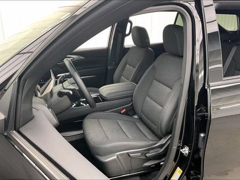 Certified 2024 Chevrolet Traverse LS w/ Midnight/Sport Edition FWD image 8