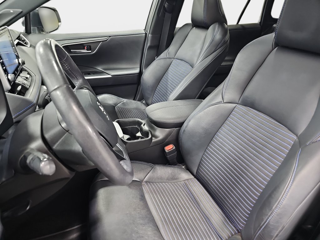 Used 2021 Toyota RAV4 XSE AWD/4WD image 17