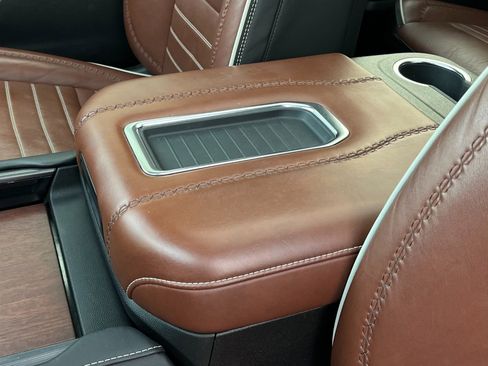 Used 2024 GMC Yukon XL Denali Ultimate image 13