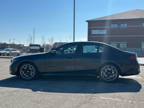 New 2026 BMW 530i xDrive w/ M Sport Package AWD/4WD image 4