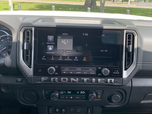 Used 2025 Nissan Frontier SV w/ SV Convenience Package RWD image 16