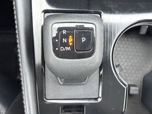 Used 2023 Nissan Rogue SL w/ SL Premium Package image 60