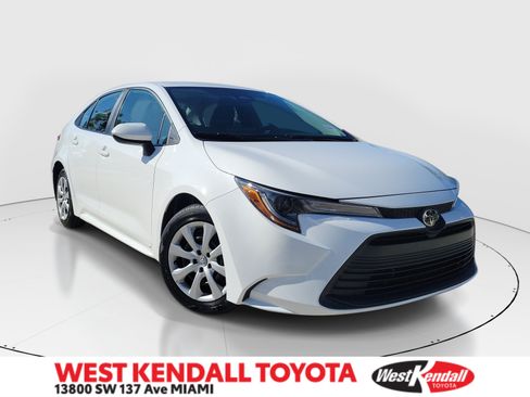 Used 2024 Toyota Corolla LE FWD image 1