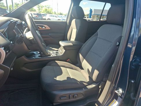 Certified 2023 Chevrolet Traverse LT FWD image 11
