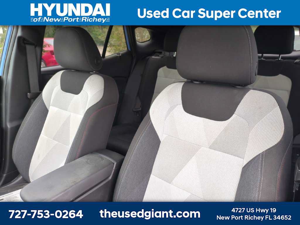 Used 2024 Chevrolet Trax RS w/ Driver Confidence Package FWD image 3