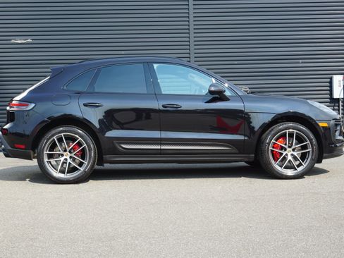 Certified 2023 Porsche Macan S AWD/4WD image 9
