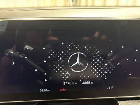 Used 2025 Mercedes-Benz GLC 350e 4MATIC image 17