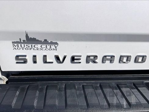 Used 2018 Chevrolet Silverado 1500 LT w/ Texas Edition image 26