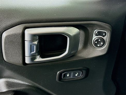 Used 2020 Jeep Wrangler Unlimited Sport image 22