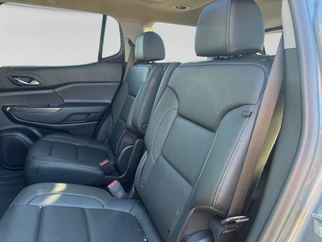Used 2022 GMC Acadia SLT w/ Elevation Edition FWD image 7
