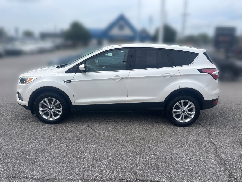 Used 2017 Ford Escape SE AWD/4WD image 2