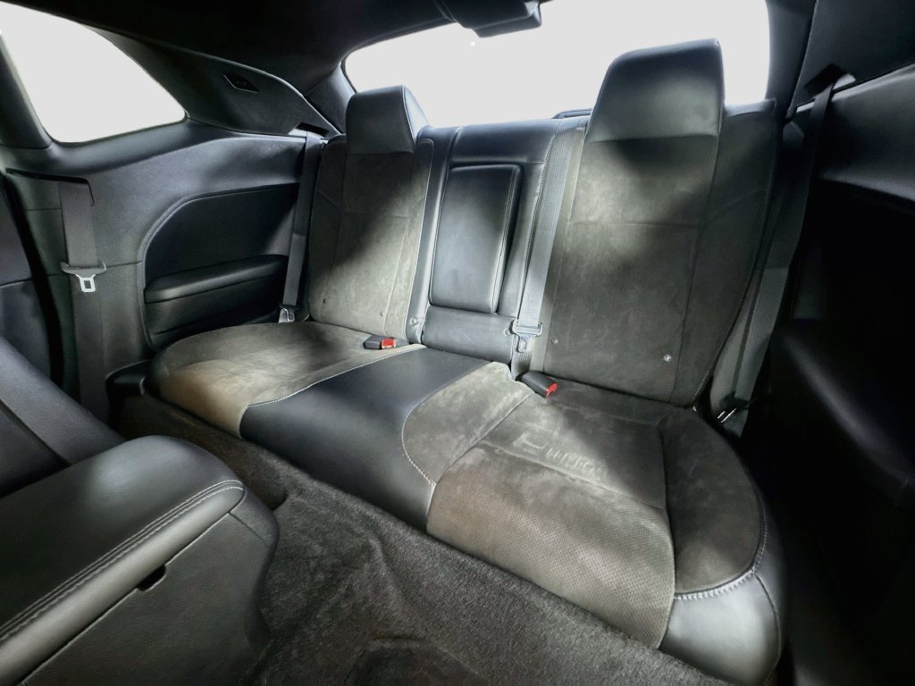 Used 2015 Dodge Challenger R/T Scat Pack w/ Leather Interior Group RWD image 32