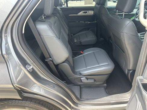 New 2025 Ford Explorer Active w/ Active Comfort Package image 38