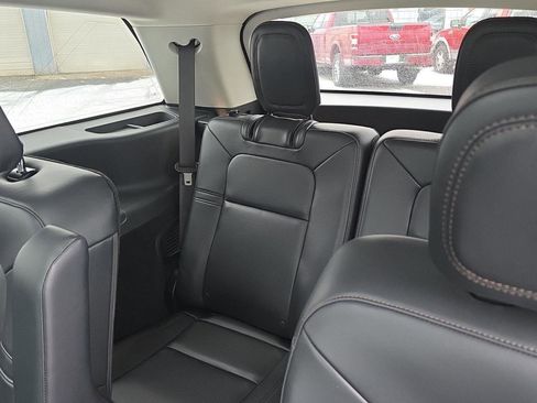 Used 2025 Lincoln Aviator AWD image 35