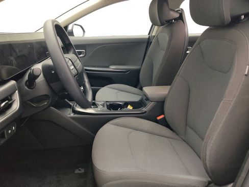 Used 2025 Kia K4 FWD image 17