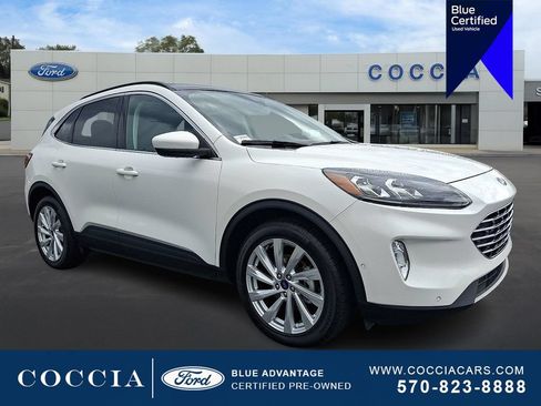 Certified 2022 Ford Escape Titanium w/ Titanium Elite Package AWD/4WD image 3
