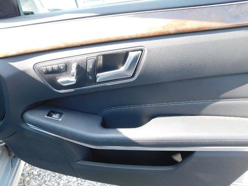 Used 2016 Mercedes-Benz E 350 4MATIC Sedan image 13