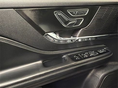 Used 2022 Lincoln Corsair FWD image 33