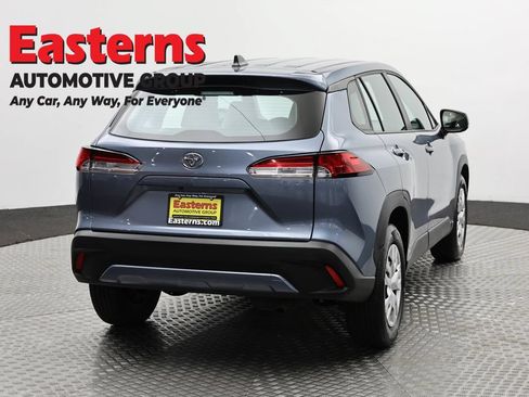 Used 2025 Toyota Corolla Cross L FWD image 5