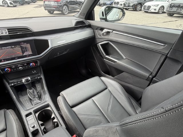 Used 2022 Audi Q3 2.0T Premium Plus AWD/4WD image 16