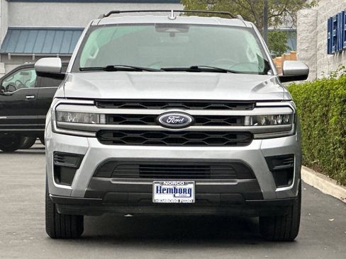 Used 2024 Ford Expedition Max XLT image 9