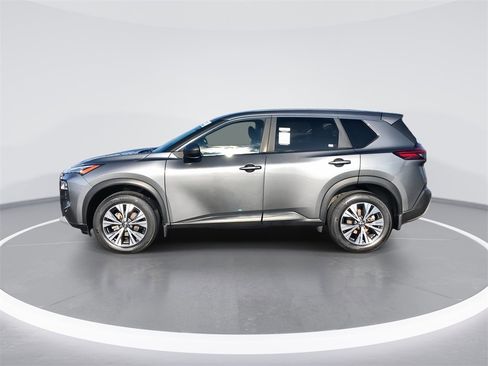 Used 2023 Nissan Rogue SV image 5
