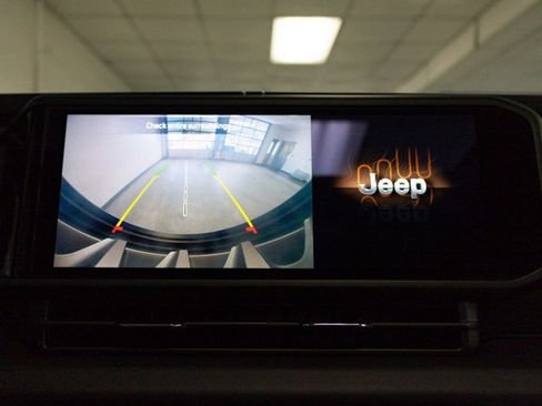 Certified 2024 Jeep Wrangler Rubicon w/ Convenience Group image 15