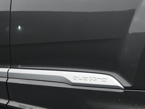 Used 2023 Audi Q7 3.0T Premium Plus image 11