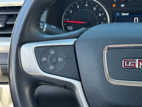 Used 2020 GMC Acadia SLE image 16