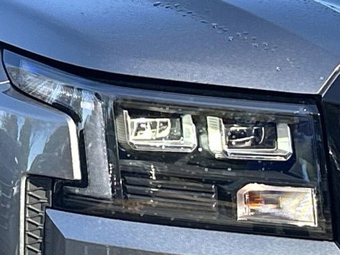 New 2026 Nissan Frontier SV w/ All-Weather Content Package AWD/4WD image 9