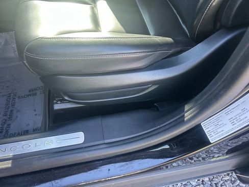 Used 2021 Lincoln Corsair AWD image 10