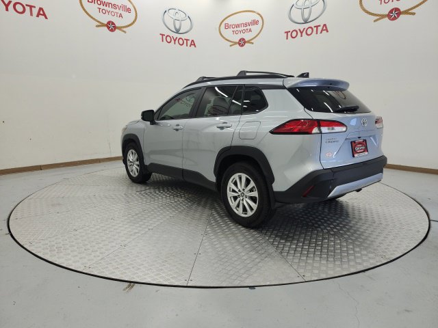 Used 2025 Toyota Corolla Cross LE w/ Moonroof Package FWD image 6