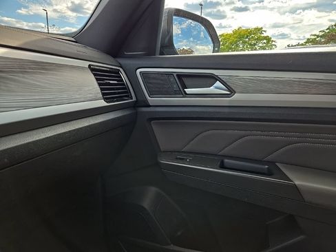 Used 2023 Volkswagen Atlas Cross Sport SE w/ Panoramic Sunroof Package AWD/4WD image 25