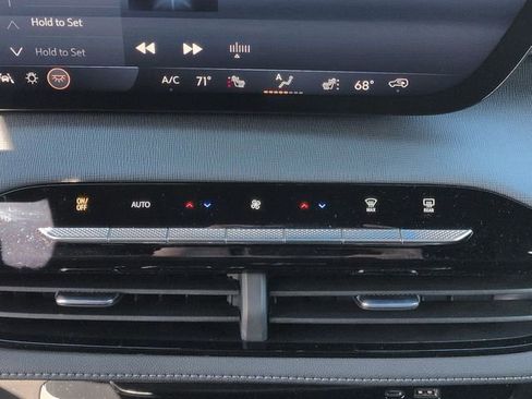 New 2026 Buick Enclave Sport Touring w/ Power Package FWD image 9