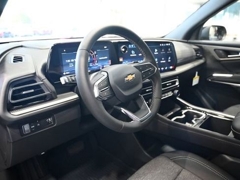 New 2026 Chevrolet Traverse LT w/ Sun and Wheel Package FWD image 21